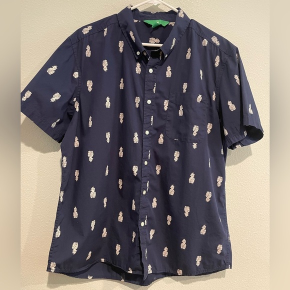 Men’s Dip Navy blue short sleeve button up with fun pineapple novelty print - Picture 1 of 5